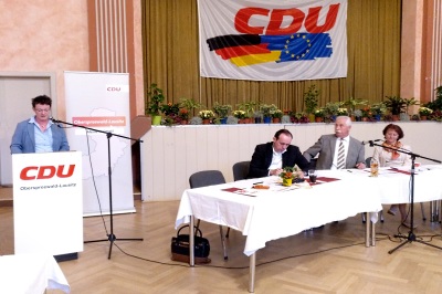 Roswitha Schier, CDU-Kreisvorsitzende in OSL, legt Rechenschaft über die Arbeit des Kreisverbandes ab. 